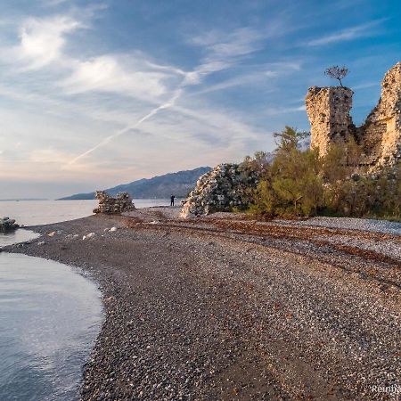 Villa Kuca Za Odmor Jelena Starigrad Paklenica Exterior foto